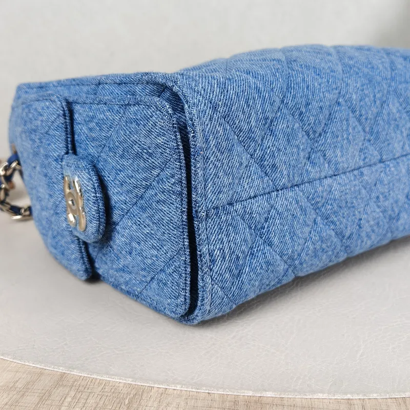 Chanel Crossbody Bag 25Bag Mini 22 × 12.5 × 22 cm — detail view 8 of 12