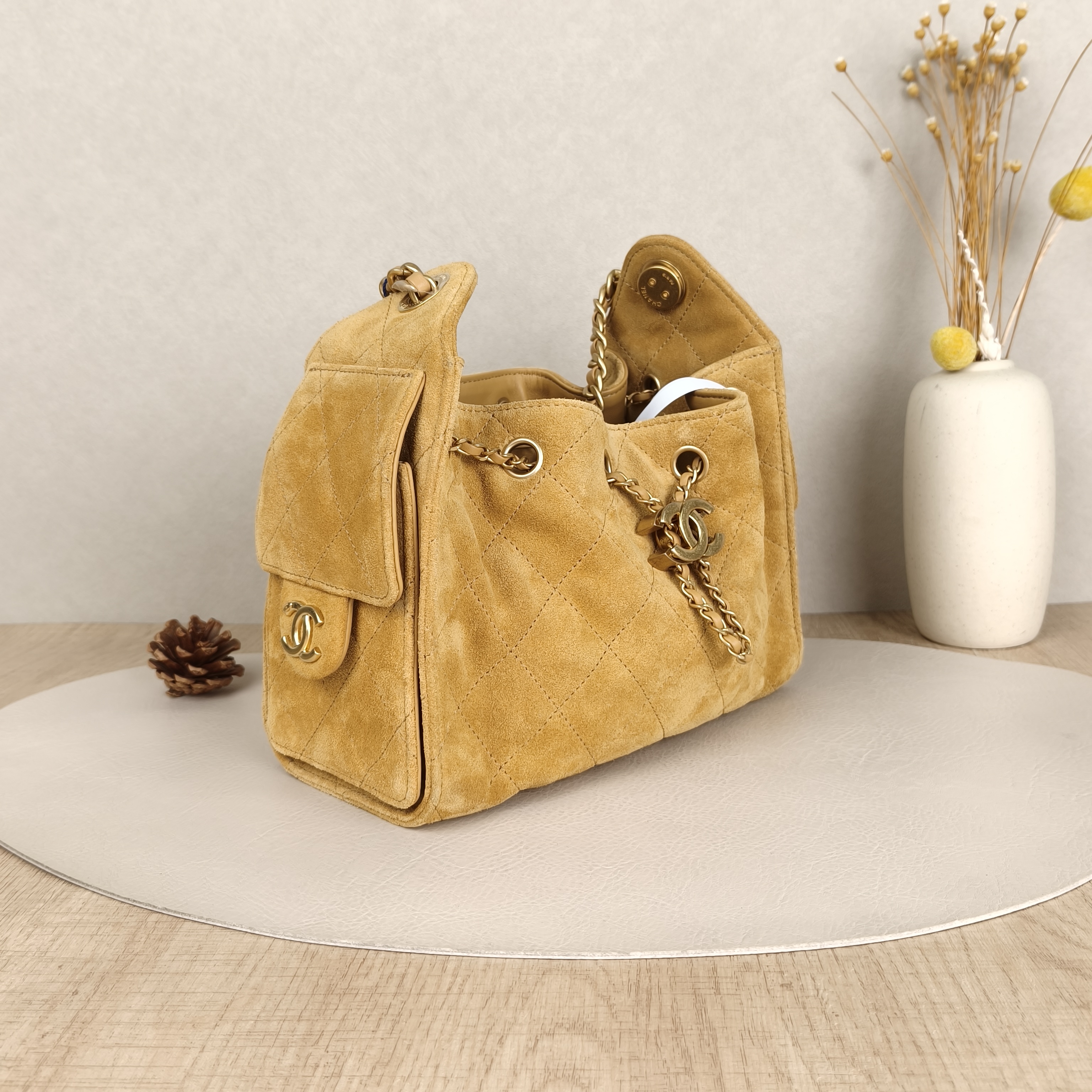 Chanel Crossbody Bag25Bag Yellow Suedemini22 × 12.5 × 20 cm — cover view 6 of 10