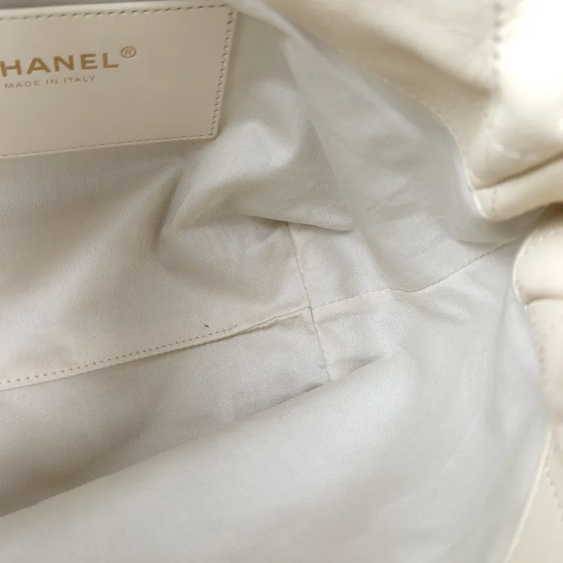Chanel Crossbody Bag 26c hobo Beige Calfskin One Size 32 × 12 × 24 cm — detail view 5 of 9