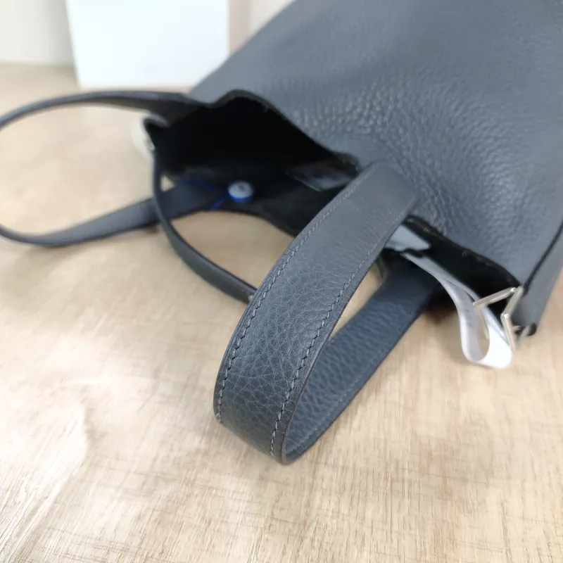 Hermès Top Handle Bag Picotin Lock 18 18 TC Calfskin Small 18 × 13 × 18 cm W — detail view 5 of 10