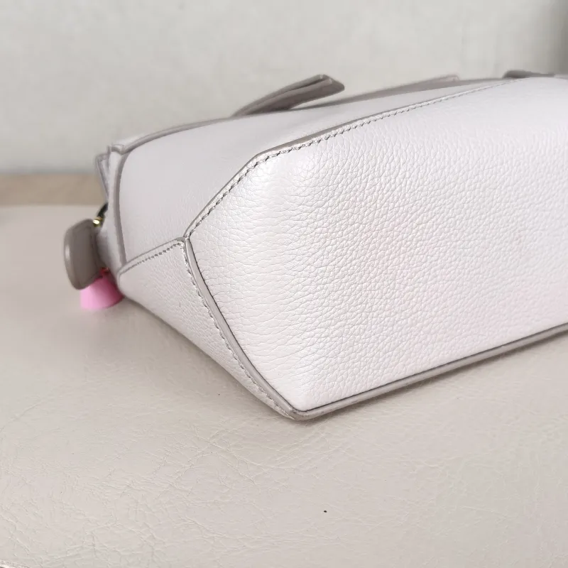LOEWE Crossbody Bag Puzzle White Calfskinmini18 × 8 × 12.5 cm — detail view 4 of 12