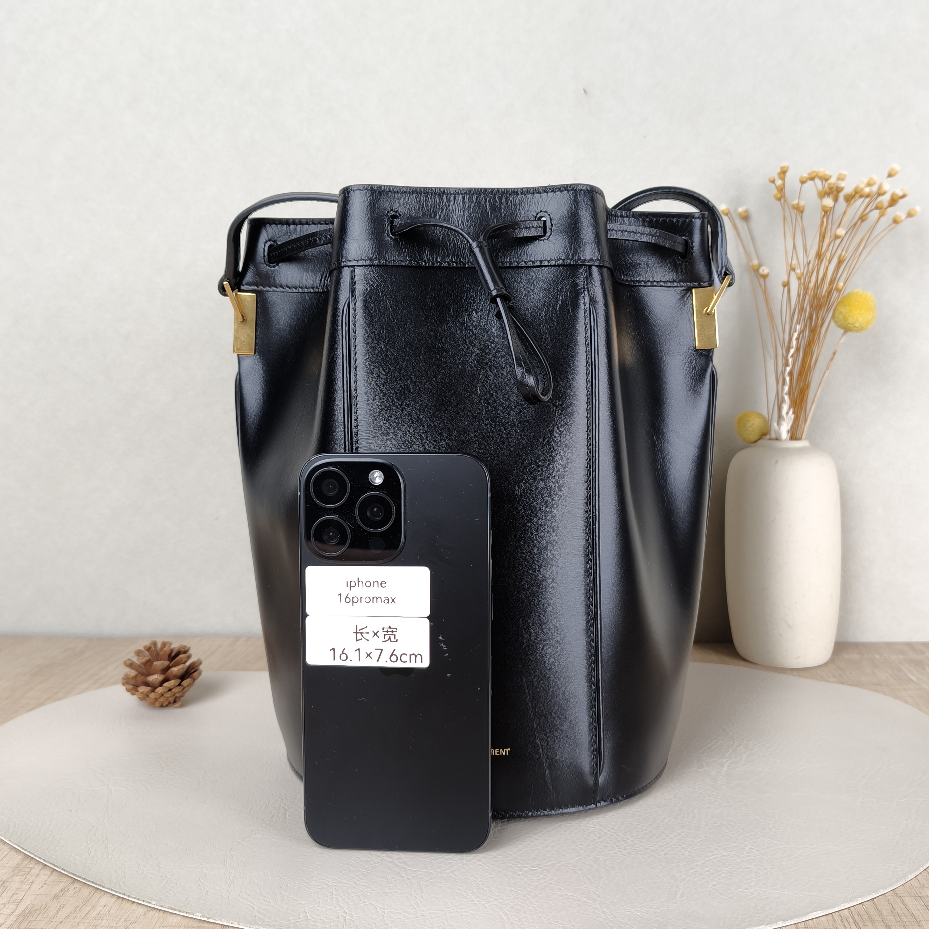 SAINT LAURENT Shoulder Bag Bucket Bag Black Calfskin One Size19 × 19 × 27 cm — cover view 2 of 5