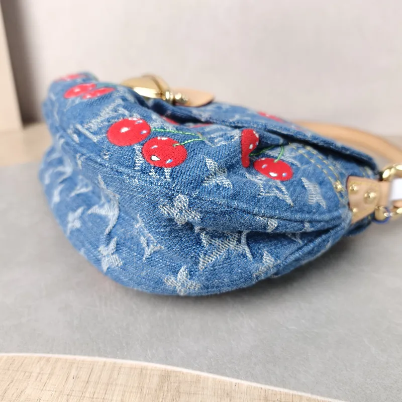Louis Vuitton Shoulder Bag Sunset Blue · One Size 27 × 3 × 18 cm — detail view 8 of 13