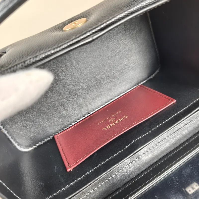 Chanel Crossbody Bag lp Box Bag Black Grained Calfskin 16 × 8 × 9.5 cm Microchip Edition — detail view 6 of 12