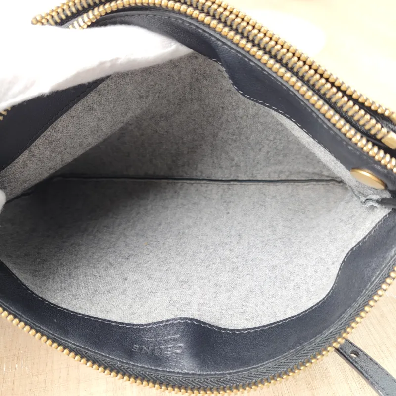 CELINE Crossbody Bag Trio Messenger Bag Black Lambskin Large25.5 × 5 × 17.5 cm — detail view 8 of 10