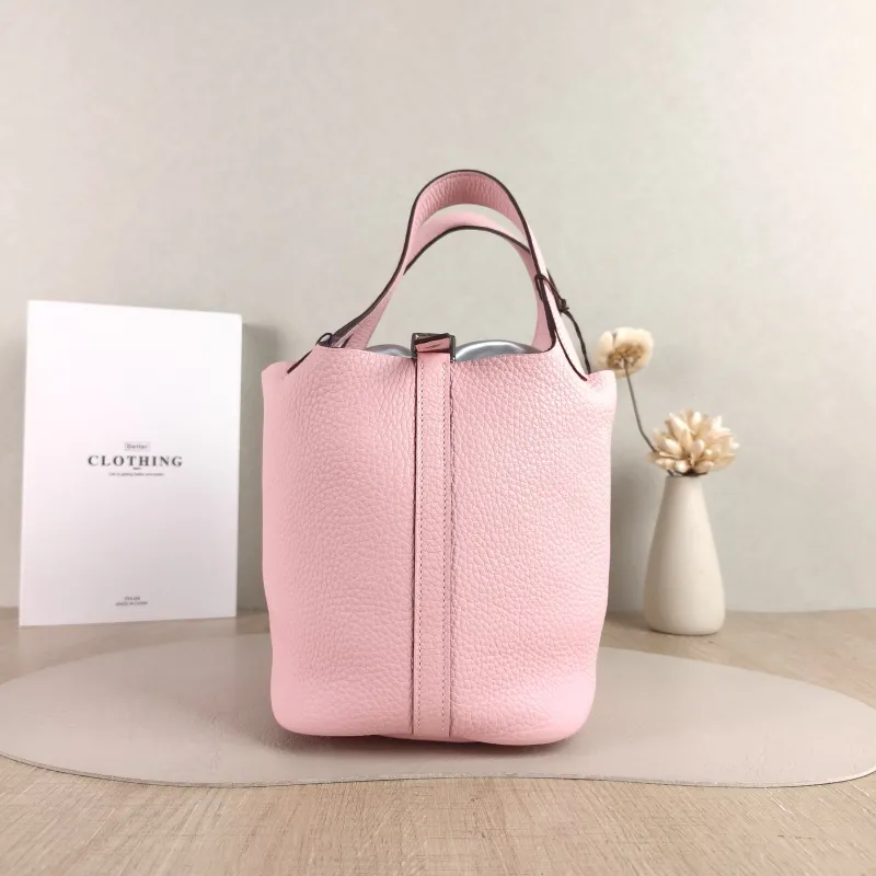 Hermès Top Handle Bag Picotin Lock 18 18 Taurillon Clemence TC Calfskin Small 18 × 13 × 18 cm K