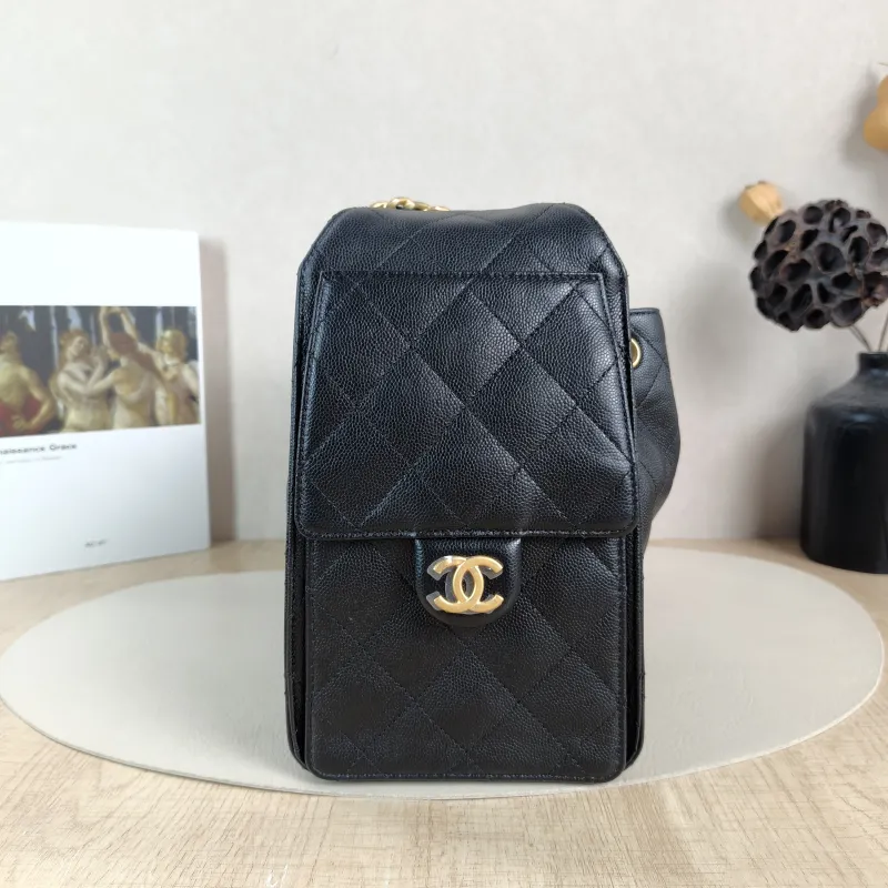 Chanel Shoulder Bag25Bag Black Grained Calfskin Small26 × 14 × 30 cm — detail view 7 of 12