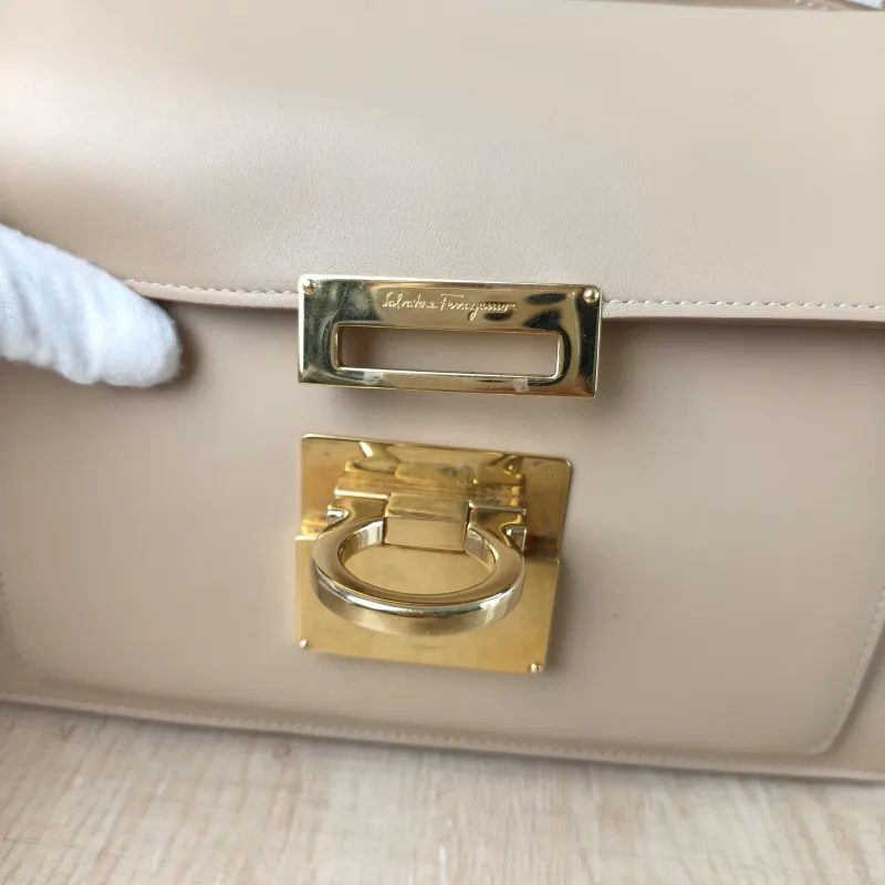 FERRAGAMO Shoulder Bag Shoulder Bag Taupe Calfskin 25.5 × 5 × 16 cm — detail view 8 of 14