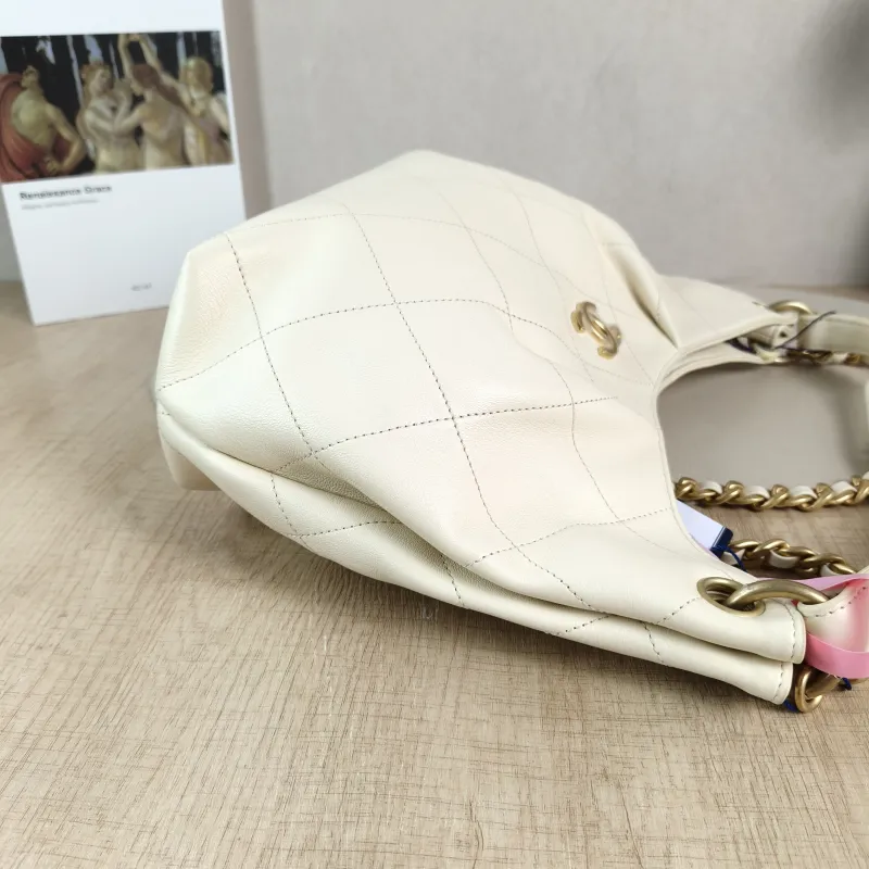 Chanel Crossbody Bag hobo White Lambskin One Size 27 × 11 × 24 cm — detail view 11 of 12