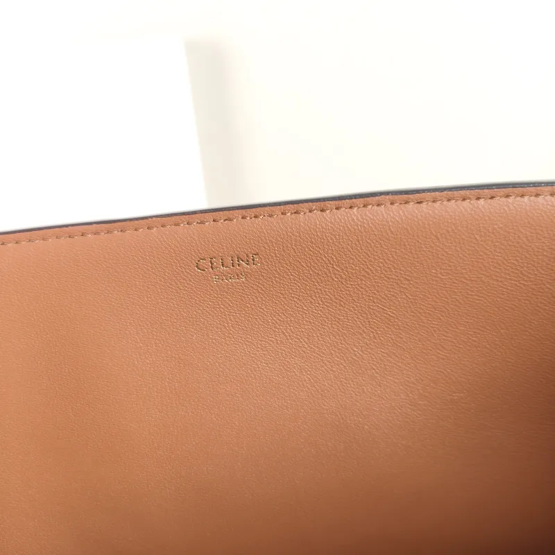 CELINE Crossbody Bag Louise Bucket Bag Calfskin Medium 24 × 16 × 28 cm — detail view 5 of 12
