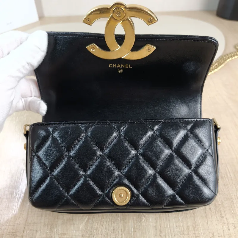 Chanel Crossbody Bag C logo Crossbody Bag Black with Gold-Tone Hardware Lambskin One Size 17 × 4 × 10 cm — detail view 1 of 11