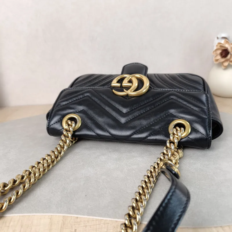 GUCCI Crossbody Bag GG Marmont Small Marmont 22 Black CC alfskin Small 22 × 6 × 13 cm — detail view 10 of 11