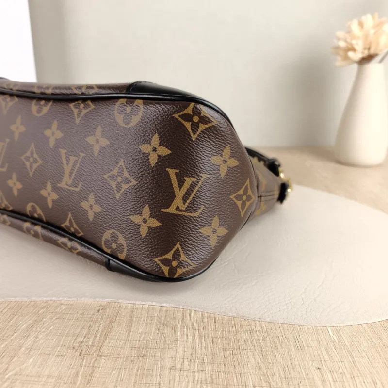 Louis Vuitton Crossbody Bag Boulogne PVC Small 26 × 9.5 × 16 cm — detail view 5 of 10