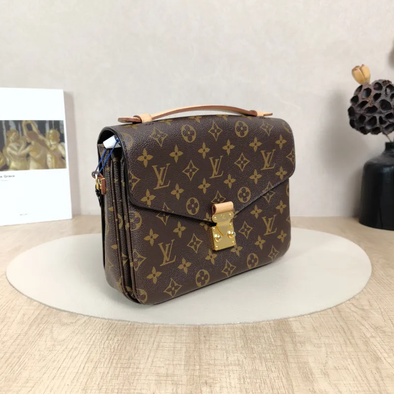 Louis Vuitton Crossbody Bag Pochette Métis Monogram PVC Medium25 × 7 × 19 cm Conditioned — cover view 2 of 5
