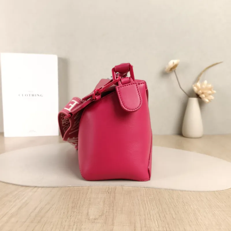 LOEWE Crossbody Bag Puzzle Red CC alfskin Small24 × 10.5 × 16.5 cm — detail view 13 of 14