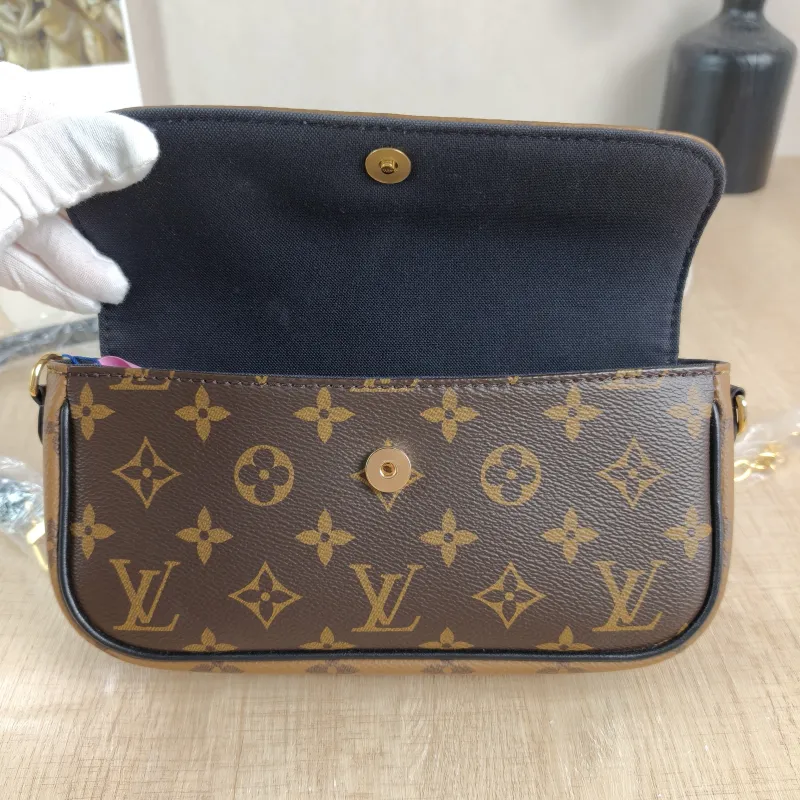 Louis Vuitton Crossbody Bag IVY Monogram PVC Small 23.5 × 4.3 × 12 cm — detail view 1 of 13