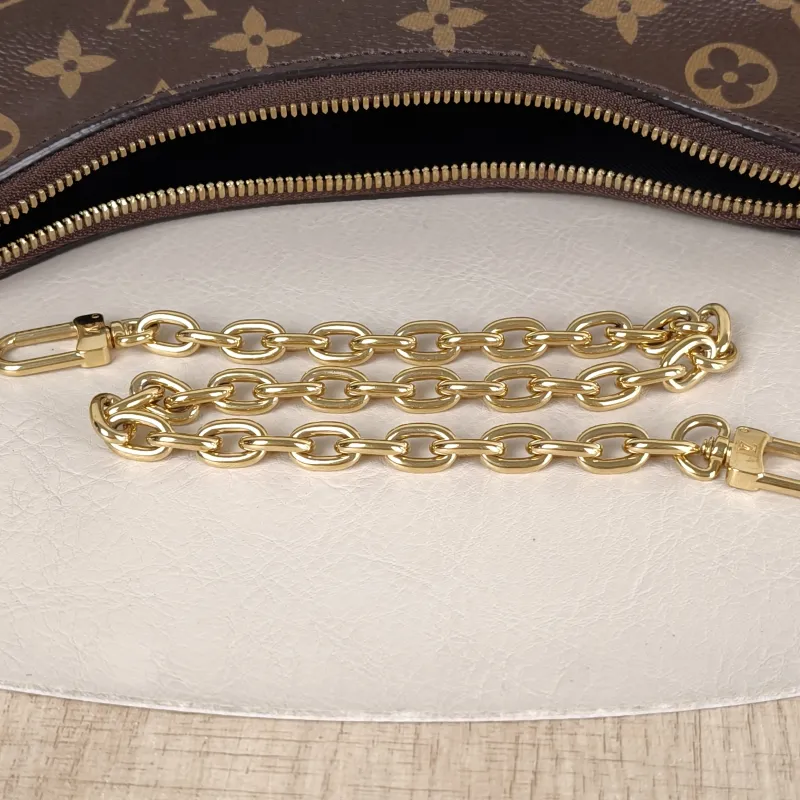 Louis Vuitton Crossbody Bag Boulogne PVC Small 26 × 9.5 × 16 cm — detail view 2 of 10