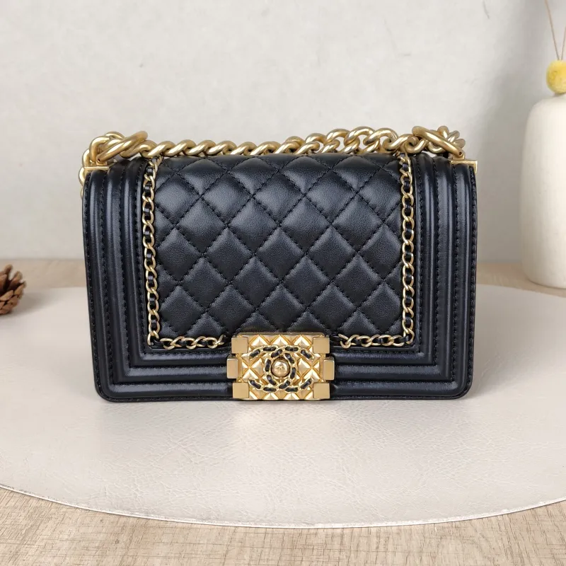 Chanel Crossbody Bag Le Boy​Black Calfskin Small 20.5 × 8.5 × 12 cm