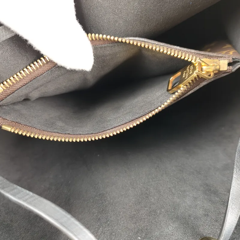 Louis Vuitton Shoulder Bag NÉONOÉ Bucket Bag Black PVC Medium 26 × 17.5 × 26 cm — detail view 2 of 9