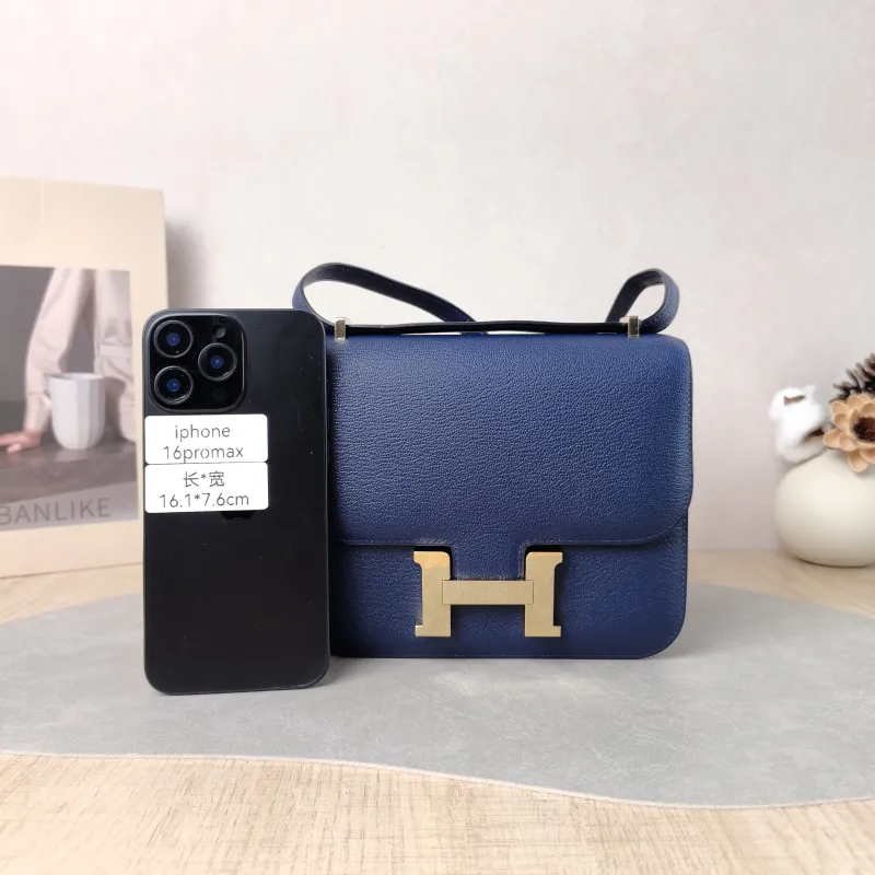 Hermès Crossbody Bag Constance 19 Gold-Tone Hardware 7U Lambskin Mini 19 × 4 × 15 cm G — cover view 2 of 6
