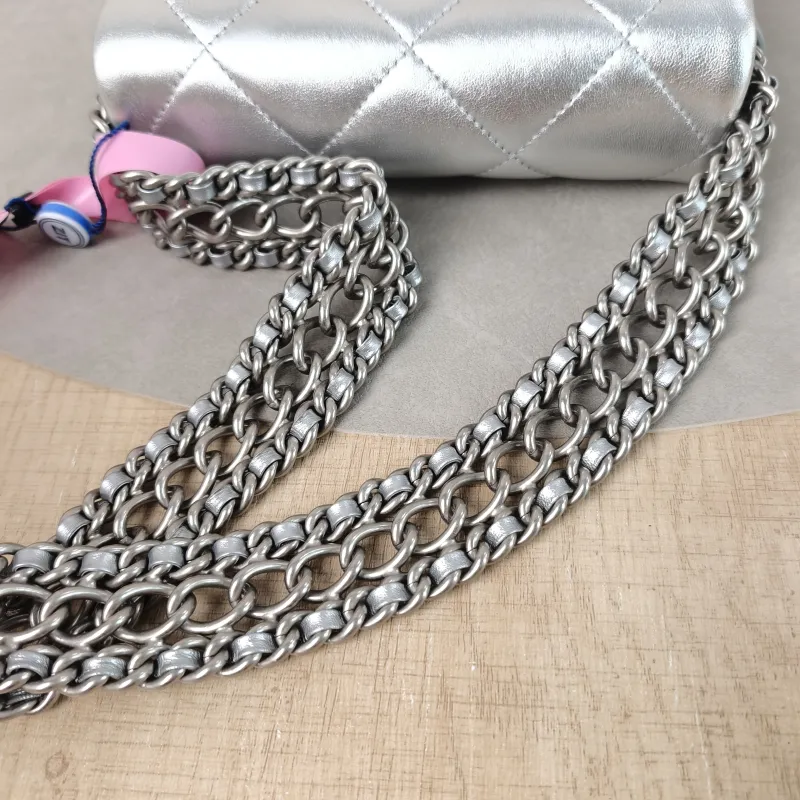 Chanel Shoulder Bag22p Silver Lambskin One Size17.5 × 6 × 12 cm — detail view 13 of 13