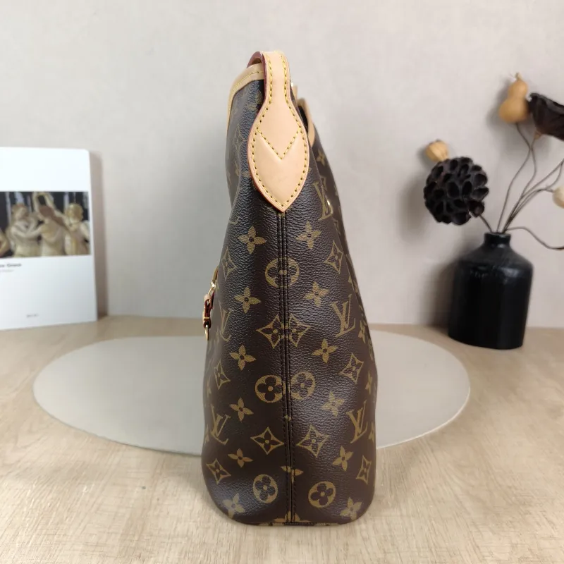 Louis Vuitton Shoulder Bag Lineup Monogram PVC One Size 34.5 × 13 × 26 cm — detail view 9 of 10