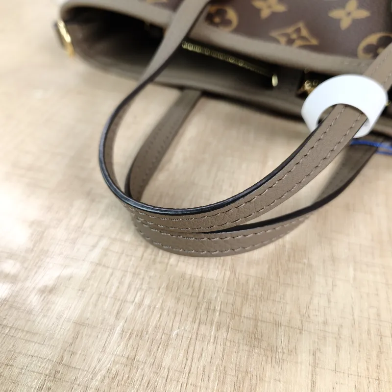 Louis Vuitton Crossbody Bag NEVERFULL INSIDE OUT BB PVC · Calfskin BB 26.5 × 11 × 16.5 cm — detail view 11 of 11