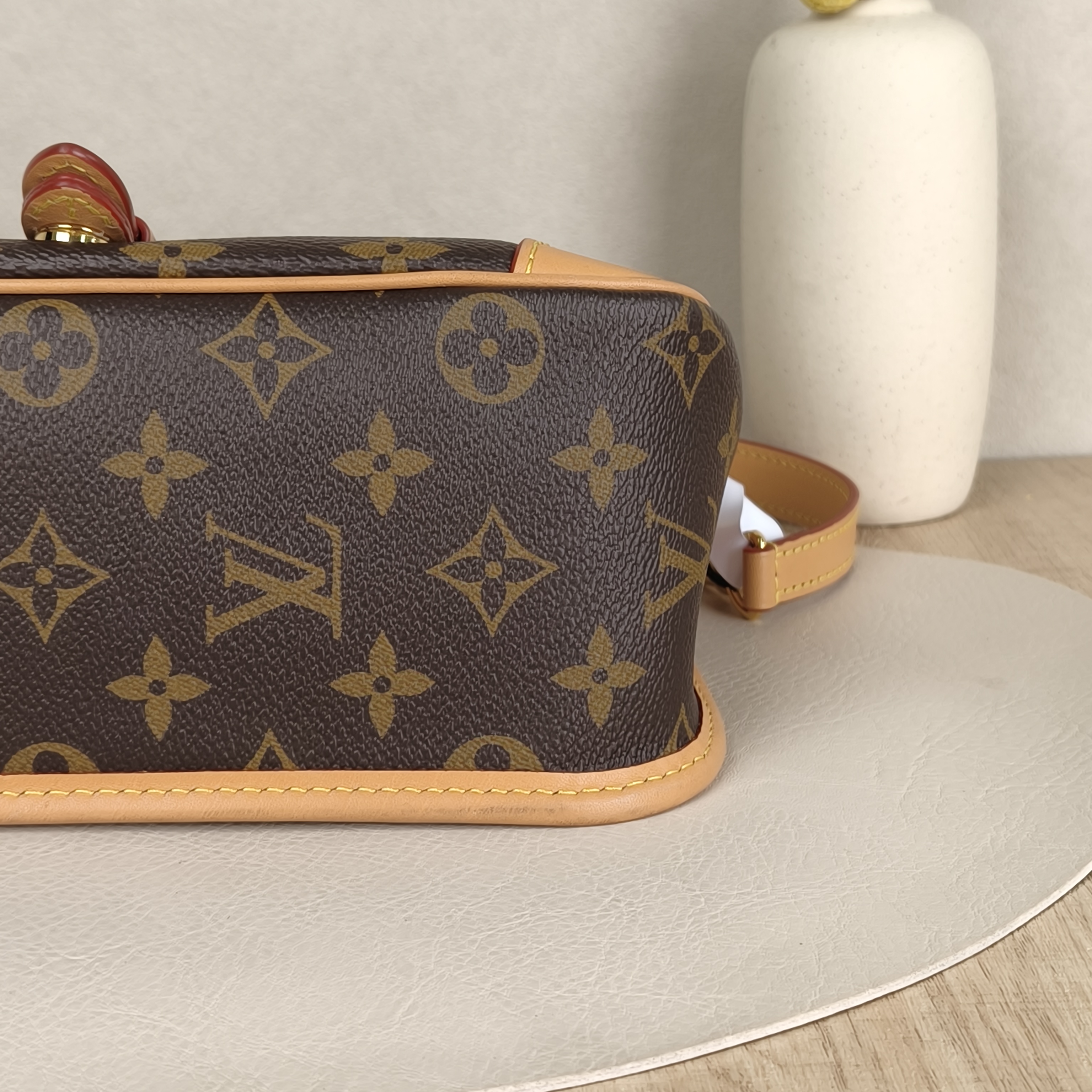 Louis Vuitton Crossbody Bag Diane Baguette Bag Shoulder Strap PVC Small24 × 9 × 15 cm — cover view 6 of 9