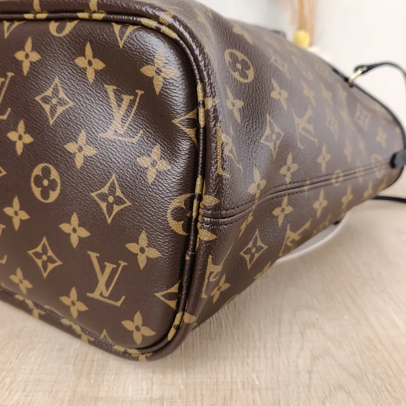 Louis Vuitton Shoulder Bag NEVERFULL INSIDE OUT Black PVC · Calfskin Medium 31 × 14 × 28 cm — detail view 10 of 11