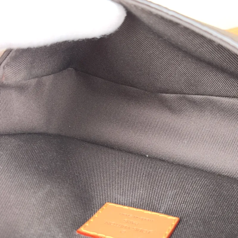 Louis Vuitton Crossbody Bag Diane Baguette Bag Monogram PV Cnano19 × 6 × 10.5 cm — detail view 12 of 12