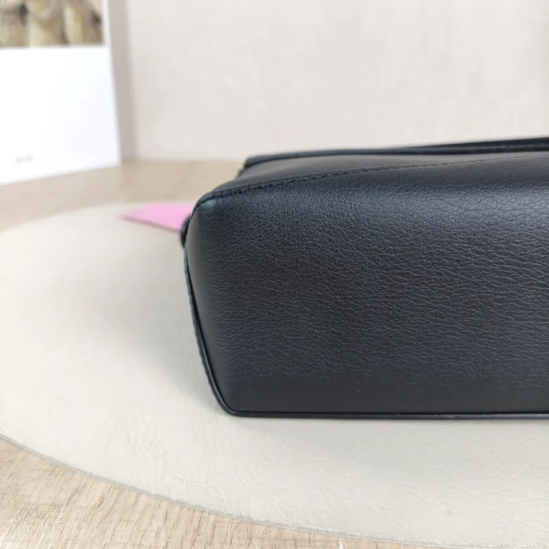 LOEWE Crossbody Bag Puzzle Black CC alfskinmini18 × 8 × 12.5 cm — detail view 6 of 11