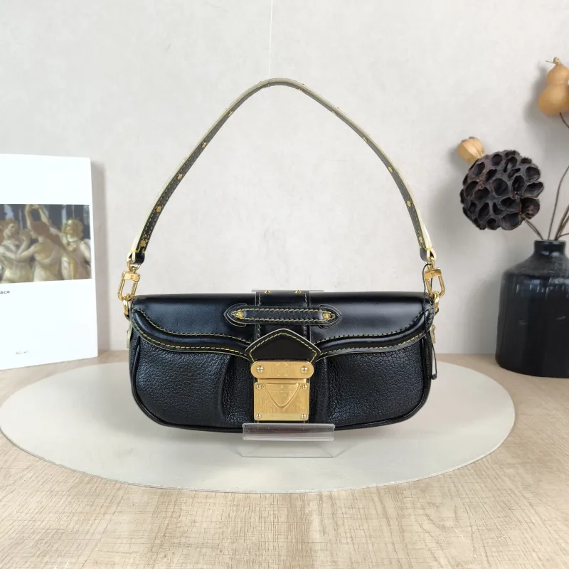 Louis Vuitton Suhali Vintage Black Calfskin One Size 23 × 4 × 12 cm
