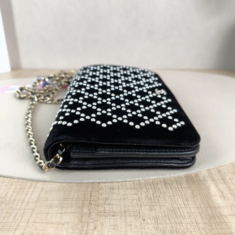 Chanel Crossbody Bag CF Pearl WOC Black Mini 19.2 × 3.5 × 12.3 cm 24 — detail view 7 of 13