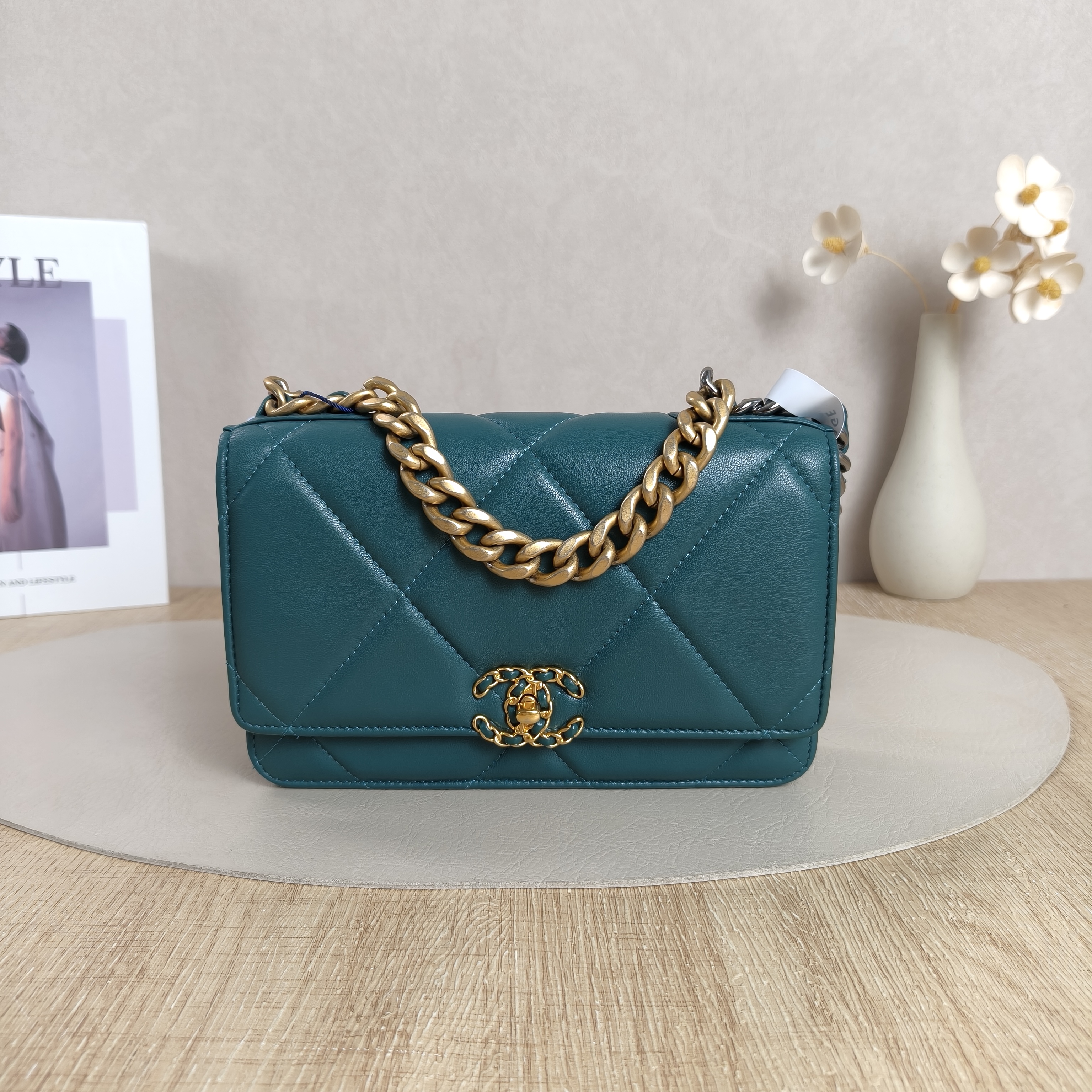 Chanel Crossbody Bag19Bag WOC Green SL ambskinmini19.2 × 3.5 × 12.3 cm