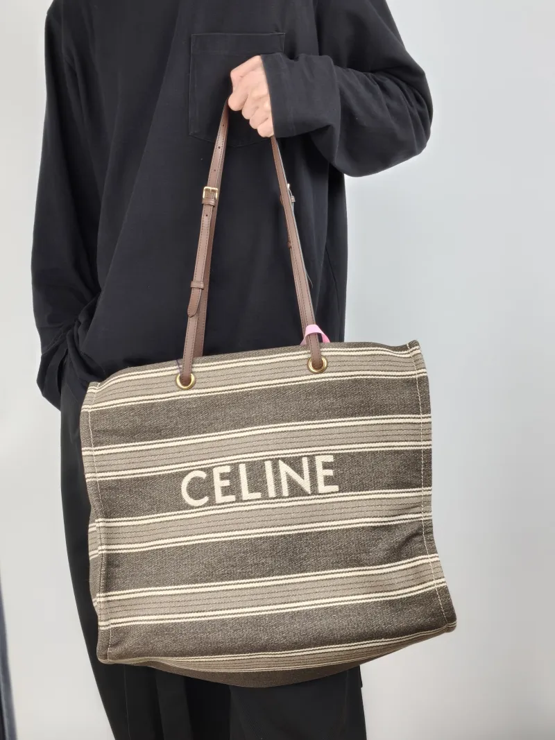CELINE Shoulder Bag Tote Bag 43.5 × 16 × 36 cm — on-model view 2 of 2