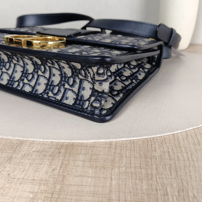 DIOR Crossbody Bag30Montaigne 30 Edition Canvas Medium24 × 8 × 17 cm — detail view 2 of 12