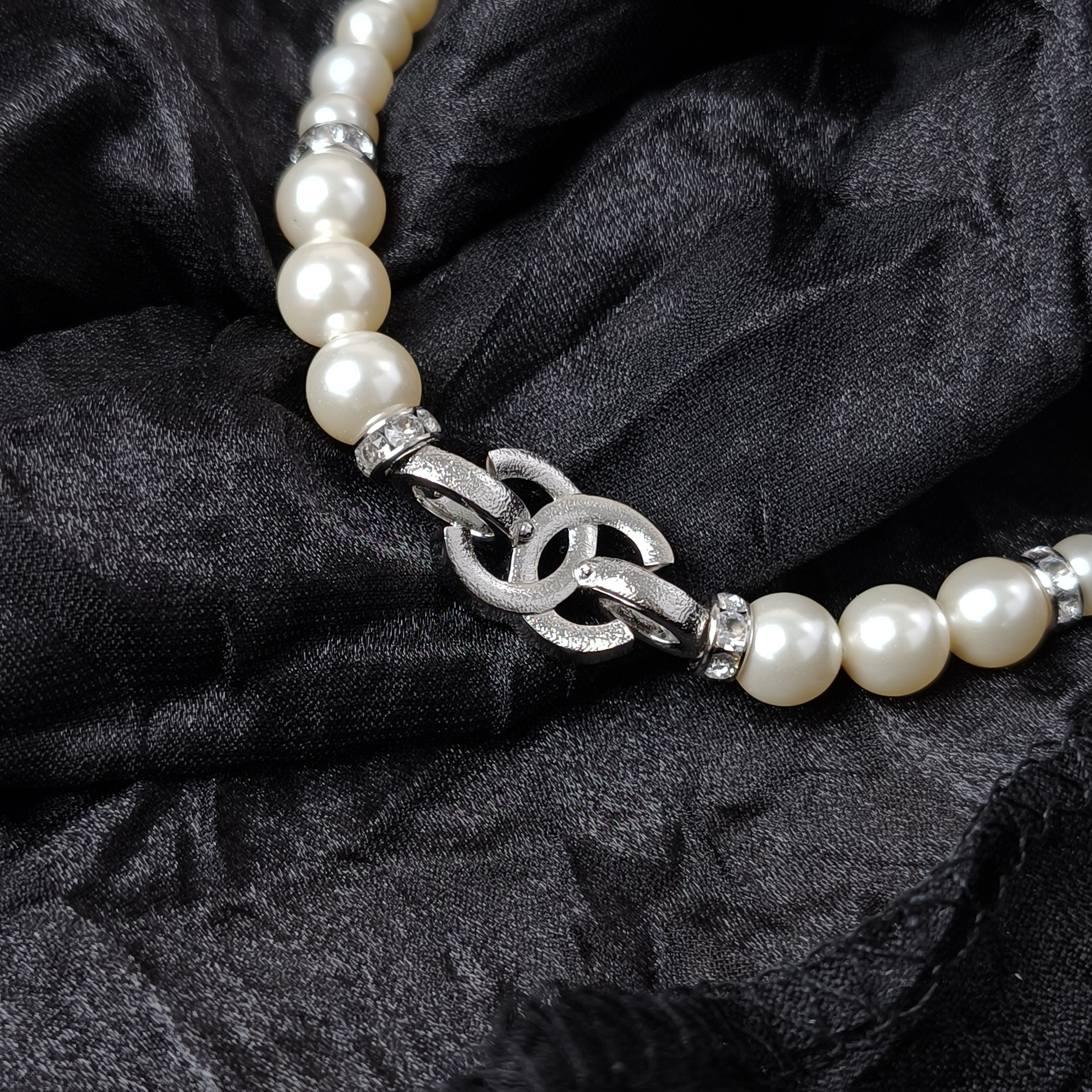 Chanel Necklace25s c Pearl Necklacechocker Silver One Size38cm One Size — cover view 11 of 11