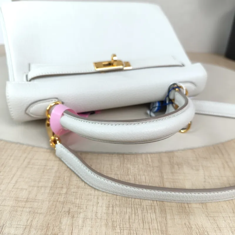 Hermès Shoulder Bag Kelly 25 Gold-Tone Hardware Grey Togo Calfskin Small25 × 7 × 17 cm — detail view 13 of 14