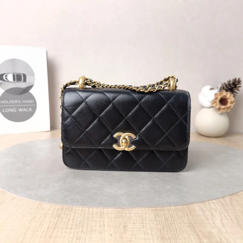 Chanel Crossbody Bag Black Calfskin Small19 × 8 × 12 cm