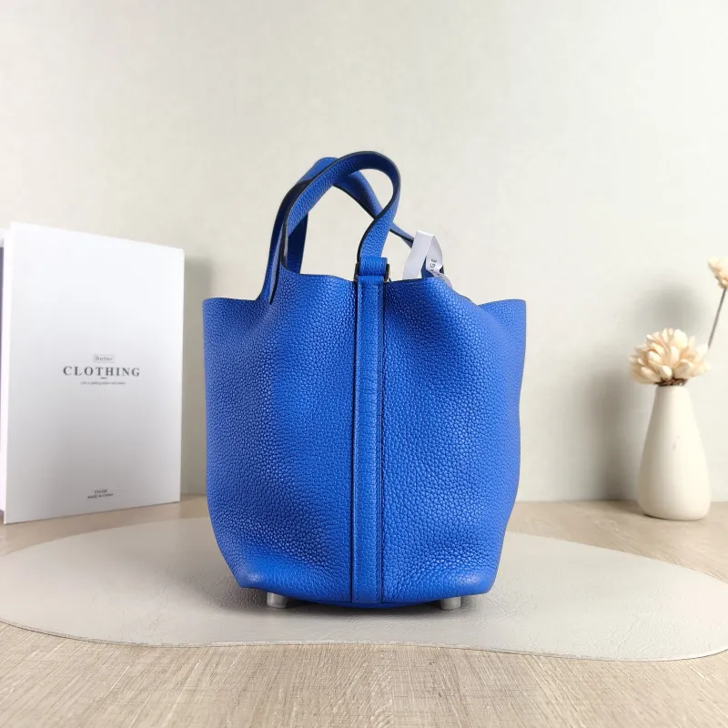 Hermès Top Handle Bag Picotin Lock 18 18 I7 TC Calfskin Small 18 × 13 × 18 cm Y