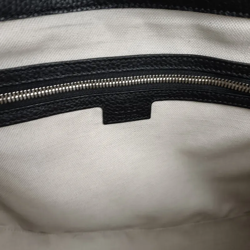 GUCCI Crossbody Bag Messenger Bag Crossbody Bag Black Calfskin One Size30 × 6 × 25.5 cm — detail view 3 of 11