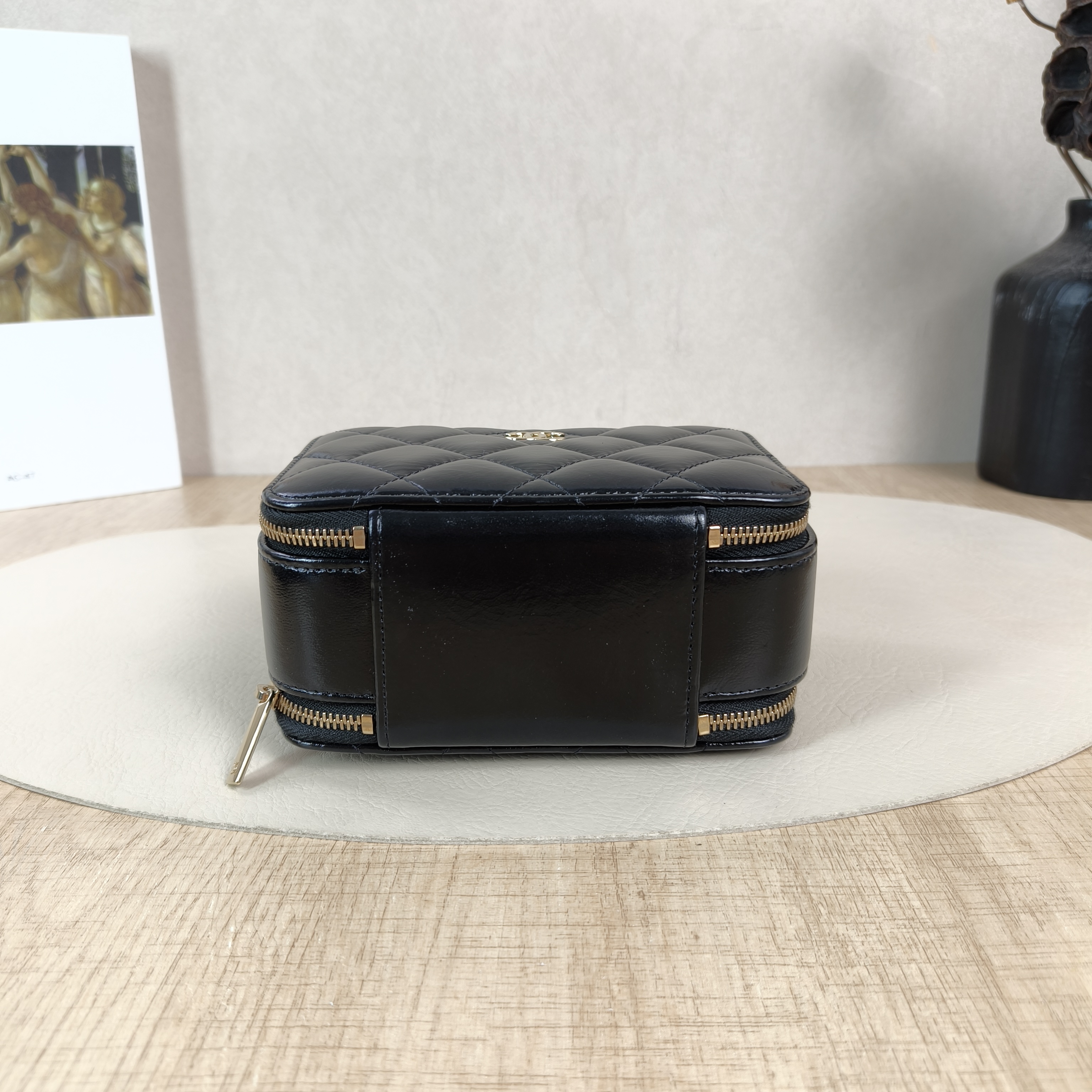 Chanel Crossbody Bag22b Camera Bag Black Waxed Leathermini15 × 7 × 10 cm — cover view 3 of 6