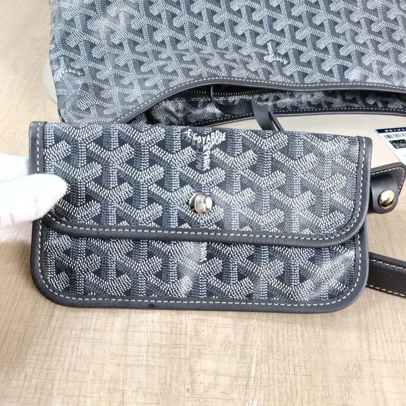 GOYARD Shoulder Bag Boheme Hobo​ Grey ine Canvas Small 43 × 14 × 27 cm — detail view 13 of 15