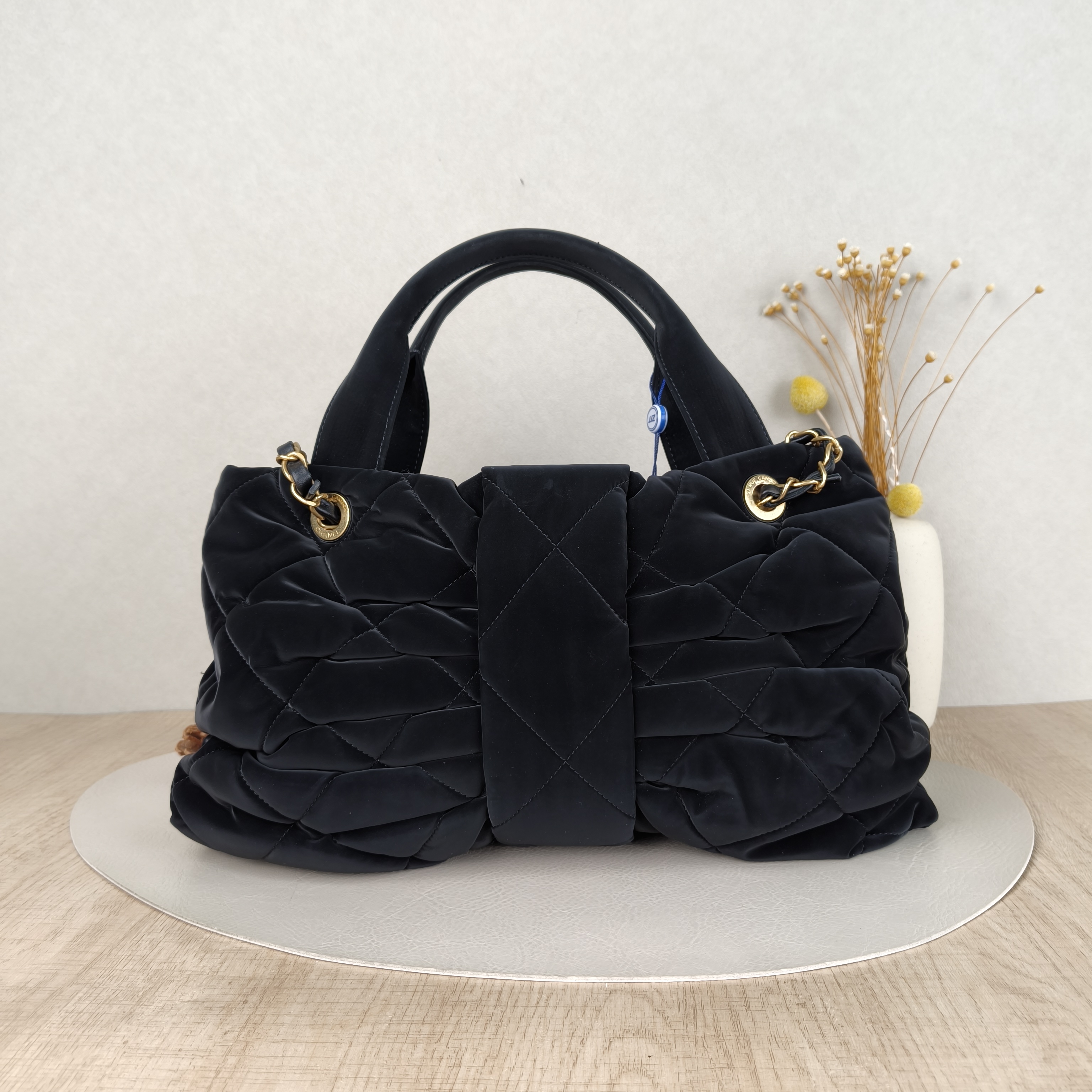 Chanel Shoulder Bag25k Shoulder Bag Black Velvet38 × 5 × 29 cm — cover view 2 of 5