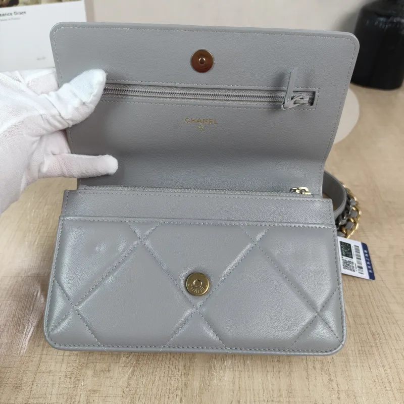 Chanel Crossbody Bag 19Bag WOC Grey SL ambskin Mini 19.2 × 3.5 × 12.3 cm — detail view 8 of 12