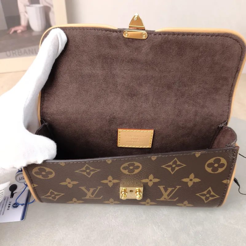 Louis Vuitton Crossbody Bag POCHETTE CAMILLE Monogram PVC 20.5 × 6 × 11 cm — detail view 9 of 13