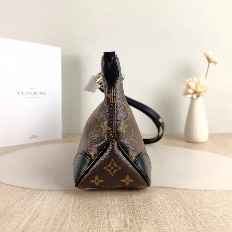 Louis Vuitton Crossbody Bag Boulogne PVC Small 26 × 9.5 × 16 cm — detail view 4 of 9