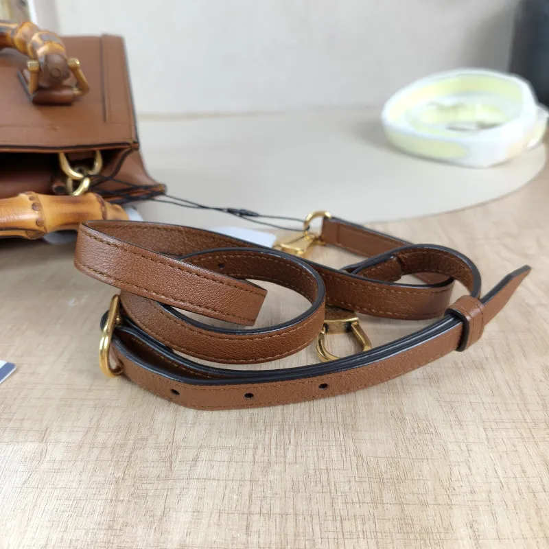 GUCCI Top Handle Bag Diana Top Handle Bag Caramel Calfskin Small 20 × 10 × 16 cm — detail view 8 of 12