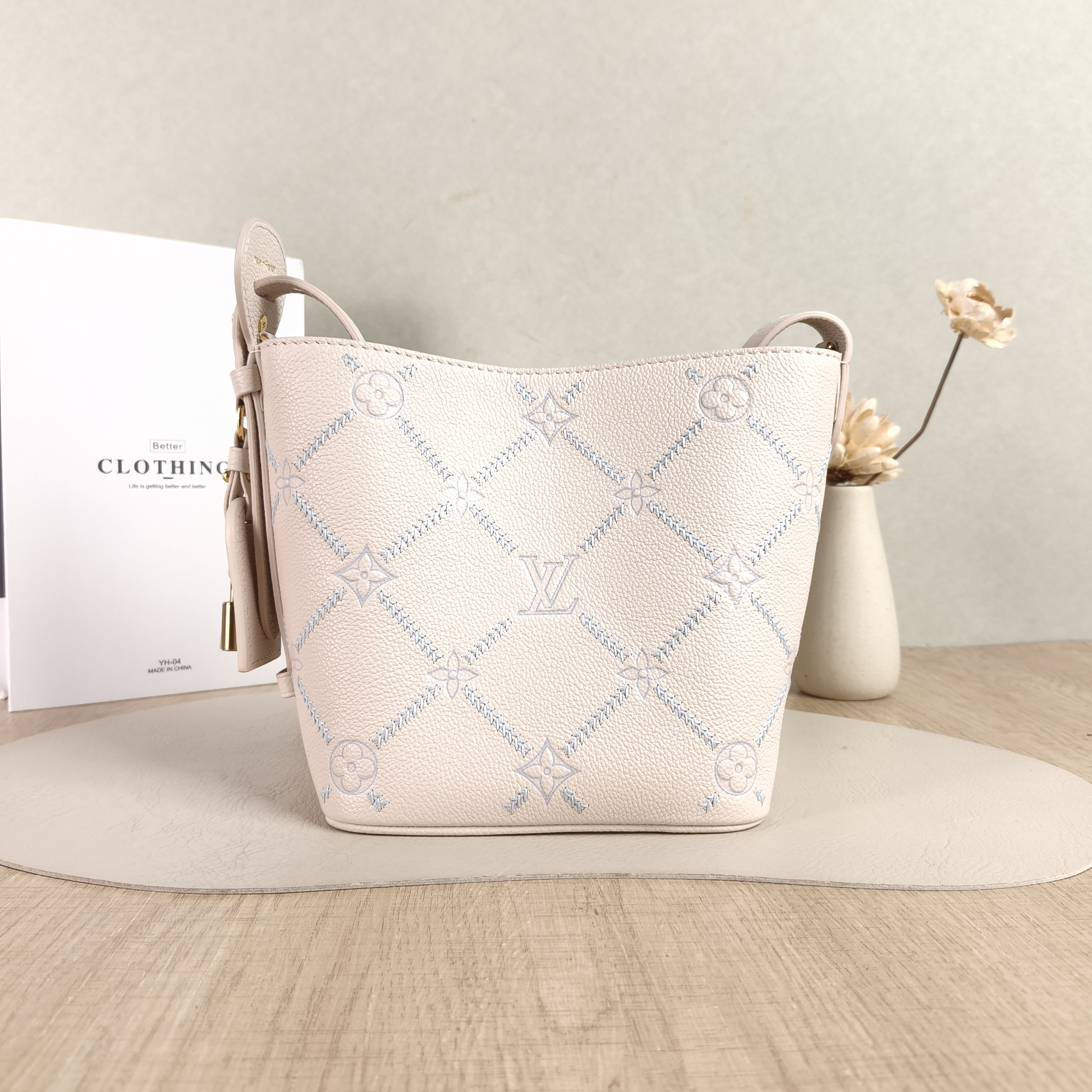 Louis Vuitton Top Handle Bag ALL IN BB White · Blue Calfskin BB16 × 12 × 18 cm