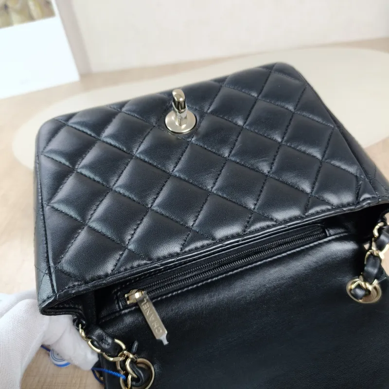 Chanel Crossbody Bag Classic Flap Mini CF Mini Black SL ambskinmini17 × 8 × 13.5 cm — detail view 4 of 13